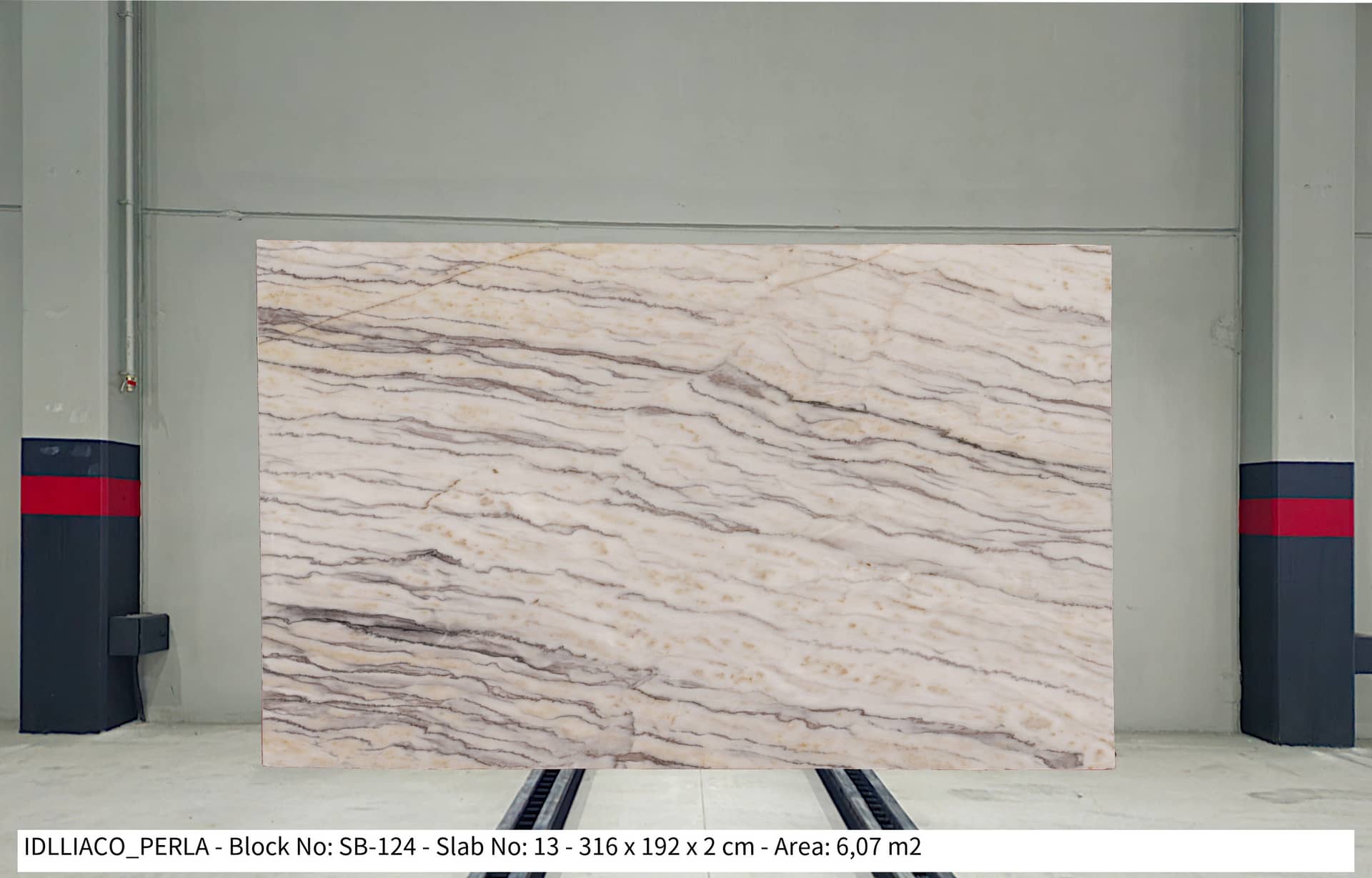 IDLLIACO PERLA Polished marble slab