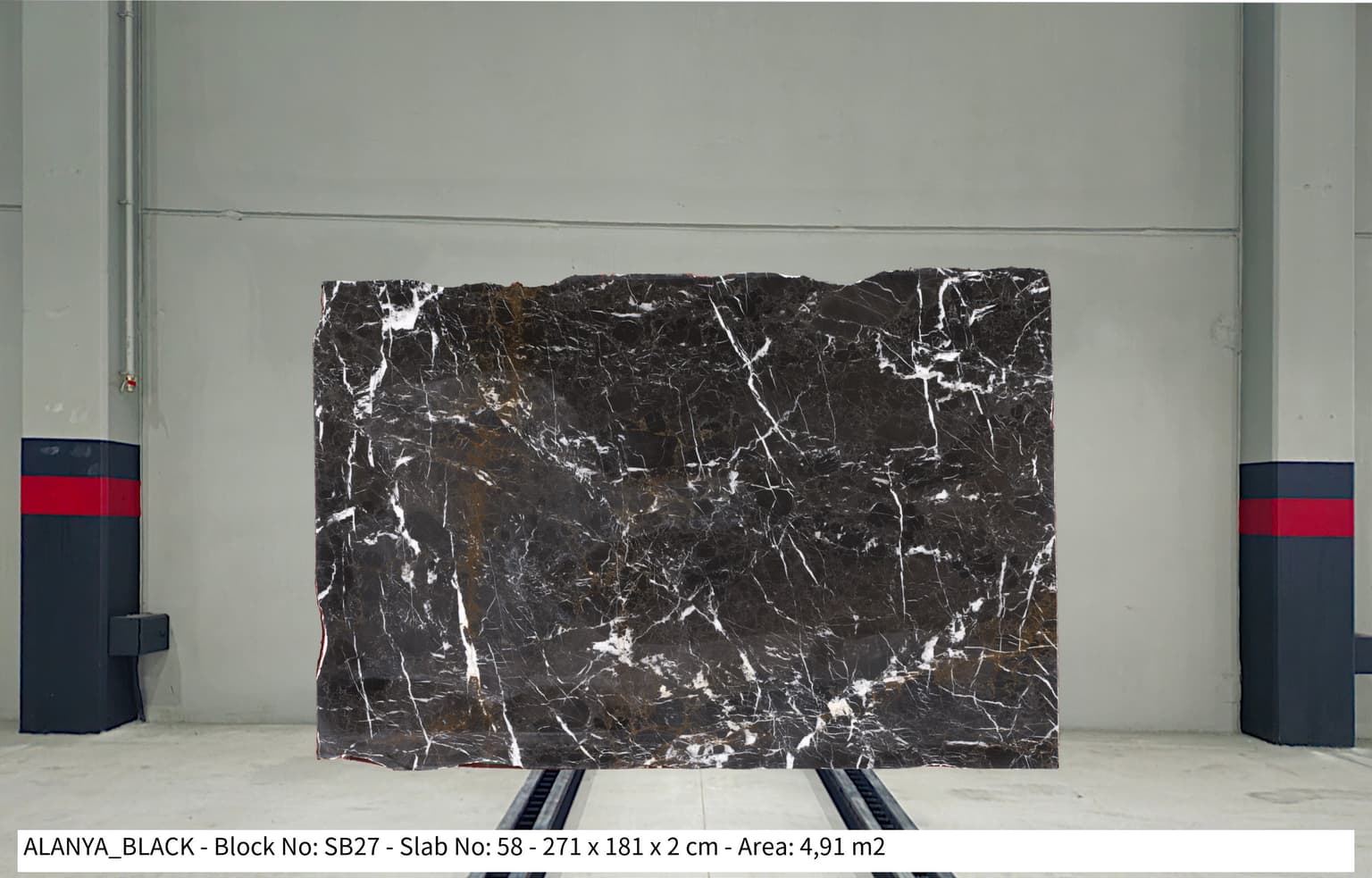 ALANYA SİYAH Polished marble slab