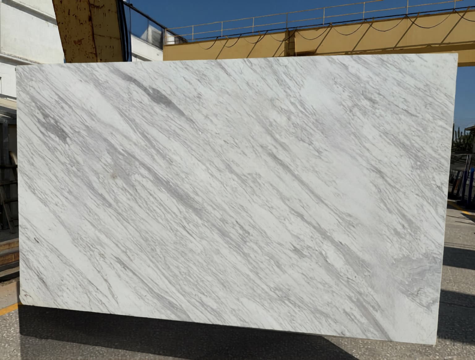 Volakas Venato polished marble slab in Beige